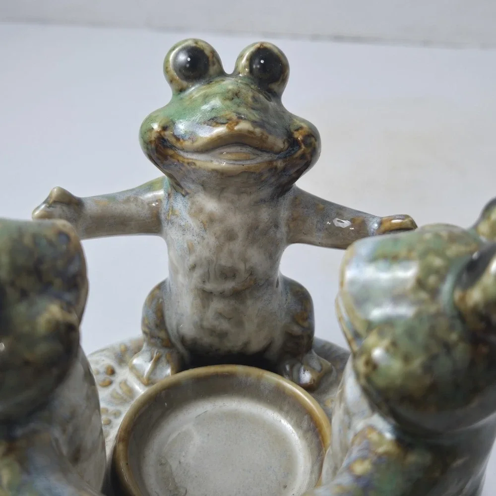Vtg Circle of Three Frogs Candle Tea Light Holder Green Drip Glaze Art Pottery